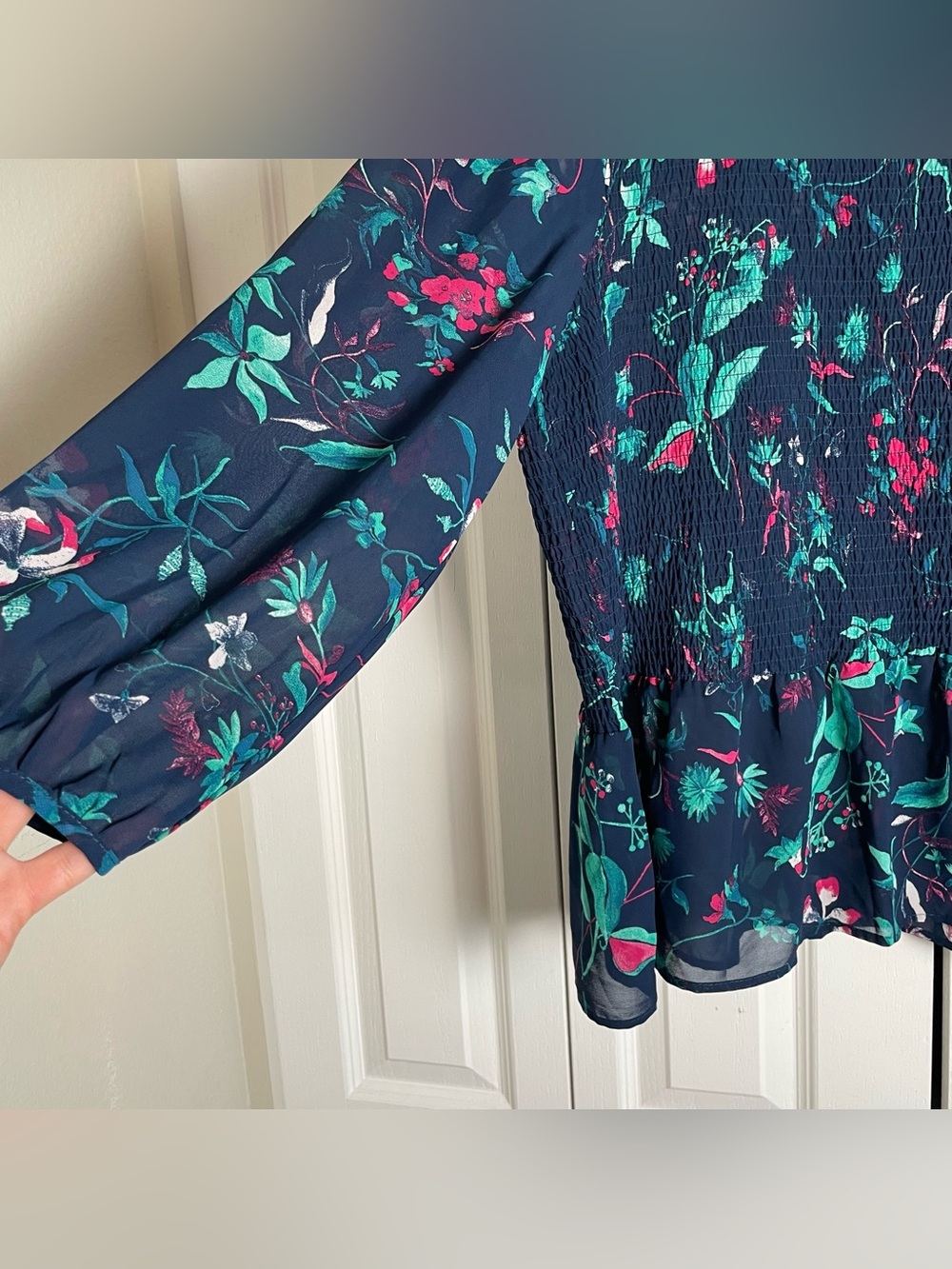 NWOT Terra & Sky Smocked Woven Top Blouse Women's 1X Blue Floral Sheer Relaxed - Picture 3 of 11